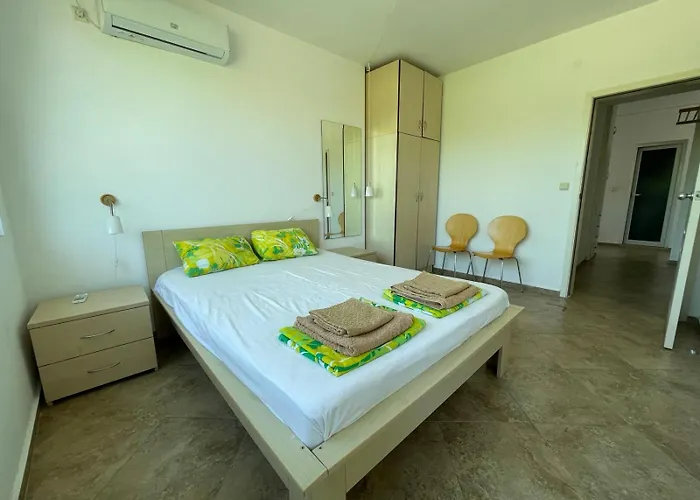 Caprice In Lozenec 公寓