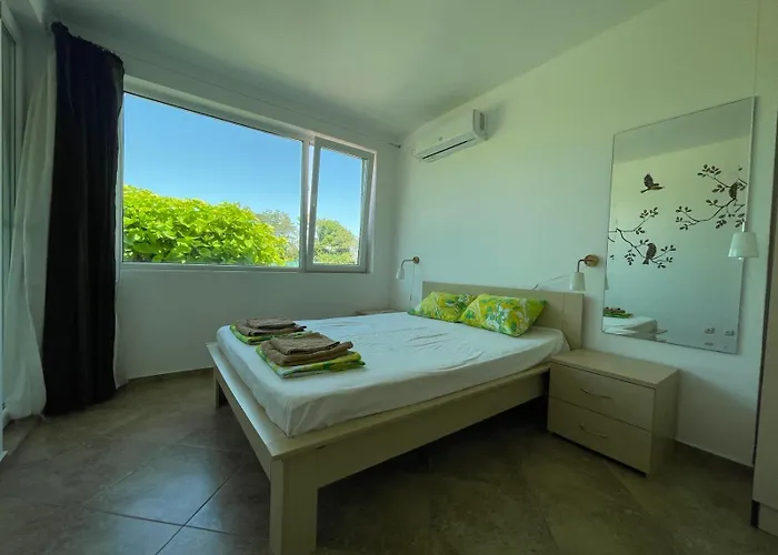 Caprice In Lozenec 希典